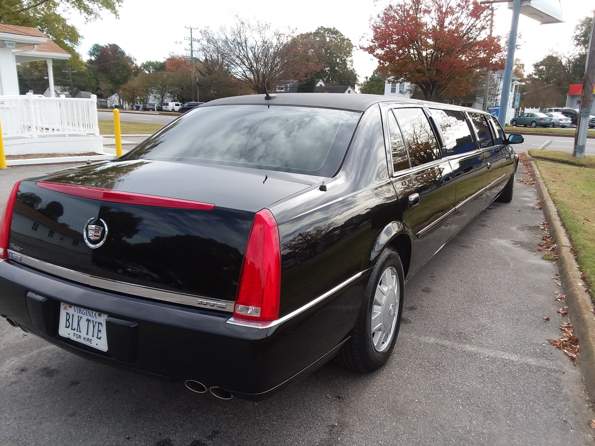 Black Cadillac Stretch Luxury Limousine 
Limo /
Norfolk, VA

 / Hourly $0.00
