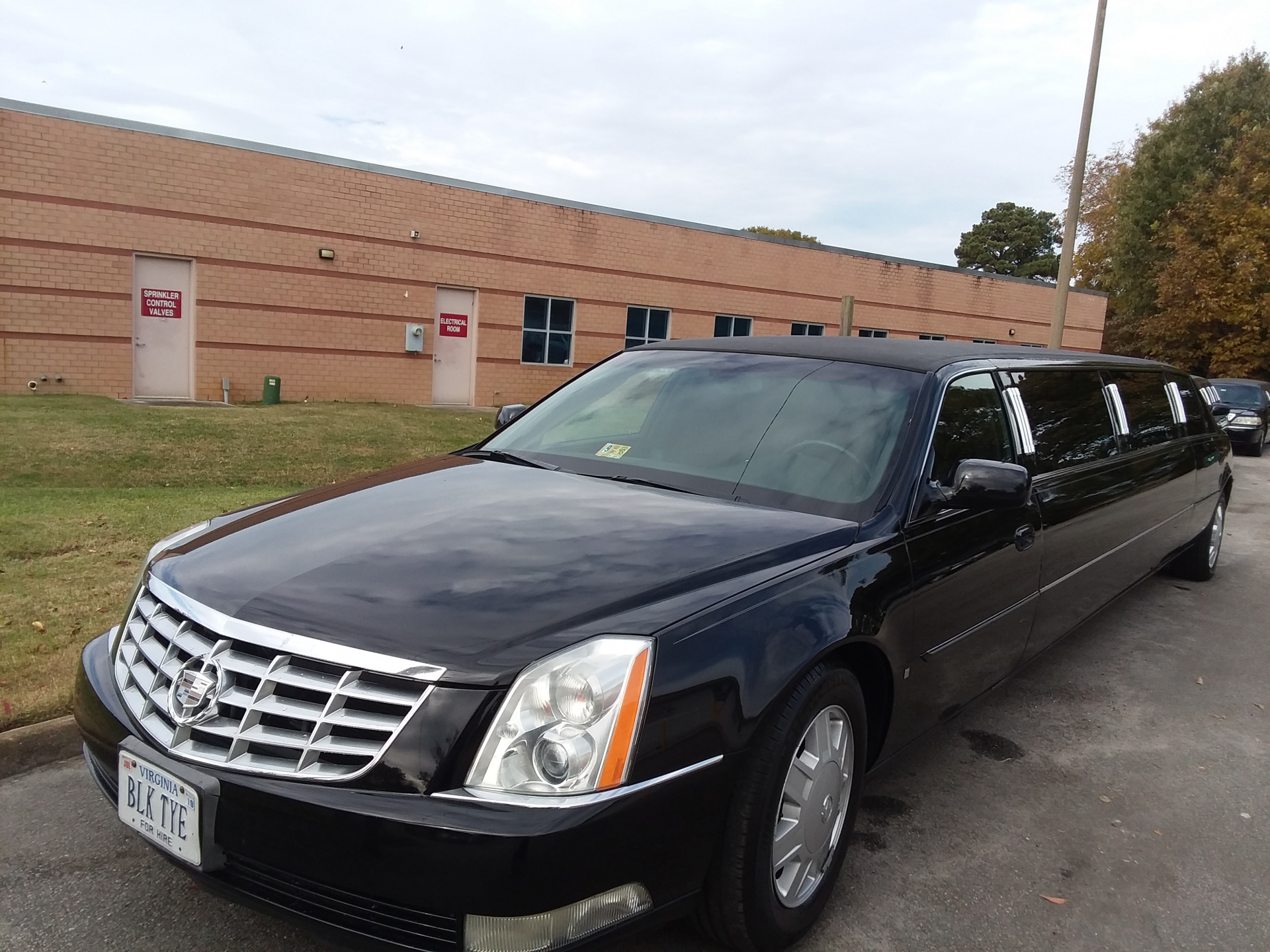 Black Cadillac Stretch Luxury Limousine 
Limo /
Suffolk, VA

 / Hourly $0.00
