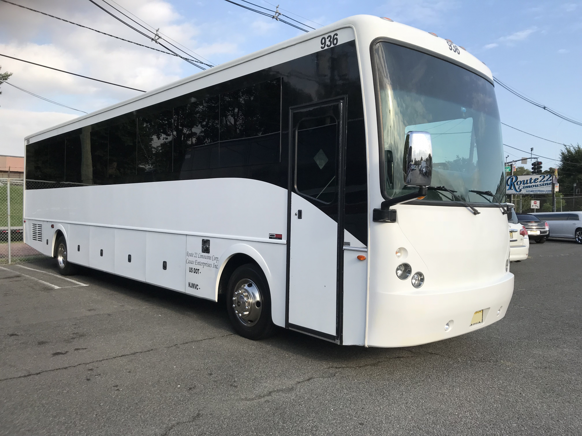 Platinum Coach 40-44 Passenger
Party Limo Bus /
Millburn, NJ

 / Hourly $0.00
