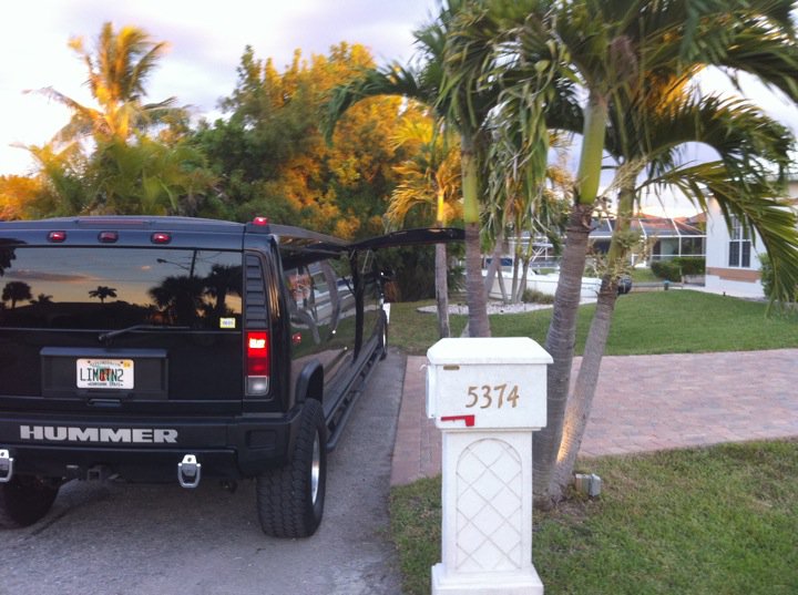 Hummer H2 Stretch Limo
Hummer /
Fort Myers, FL

 / Hourly $0.00
