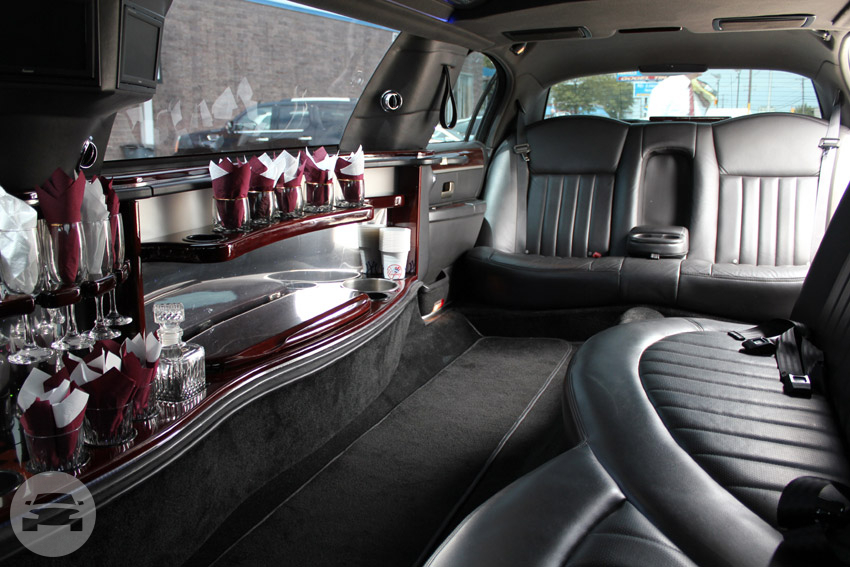 Lincoln MKT Stretch Limousine
Limo /
Jersey City, NJ

 / Hourly $0.00
