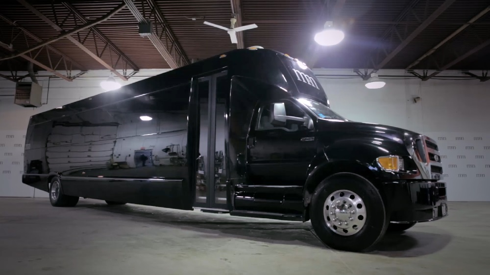 45 Passenger Limo Bus
Party Limo Bus /
Glen Ellyn, IL

 / Hourly $0.00
