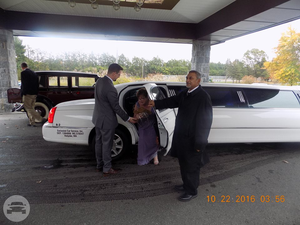 10 Passenger Lincoln Stretch Limousine
Limo /
Deerfield, MA

 / Hourly $0.00
