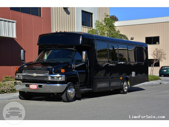 29 Pass Chevrolet Kodiak C5500 Shuttle Bus
Coach Bus /
Kirkland, WA

 / Hourly $0.00

