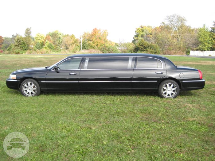 6 Passenger Lincoln Town Car Limousine
Limo /
Chicago, IL

 / Hourly $0.00
