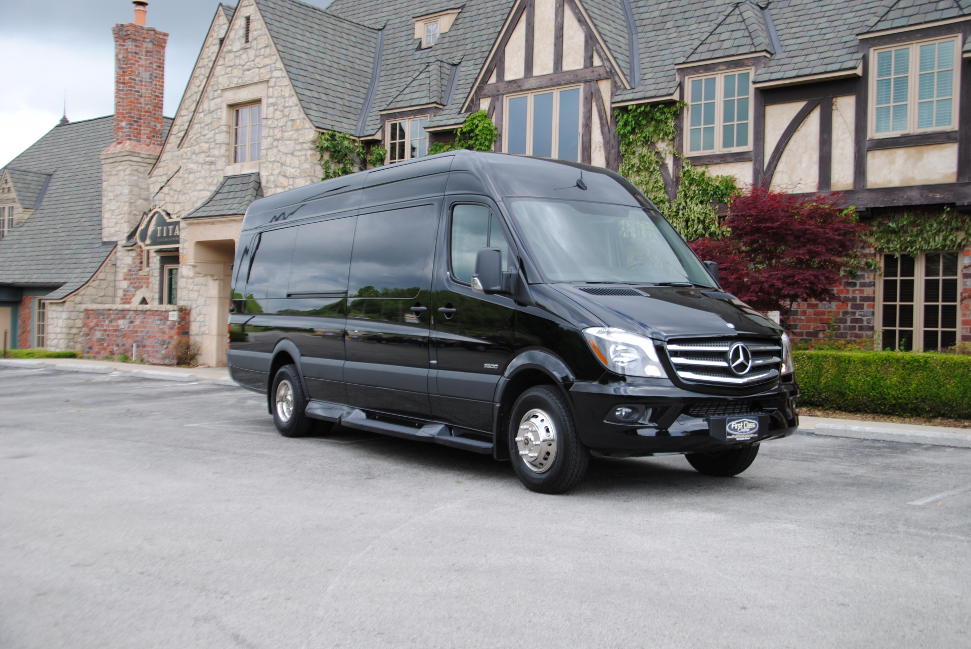 Sprinter Limo
Limo /
Mandeville, LA

 / Hourly $125.00
 / Airport Transfer $225.00
