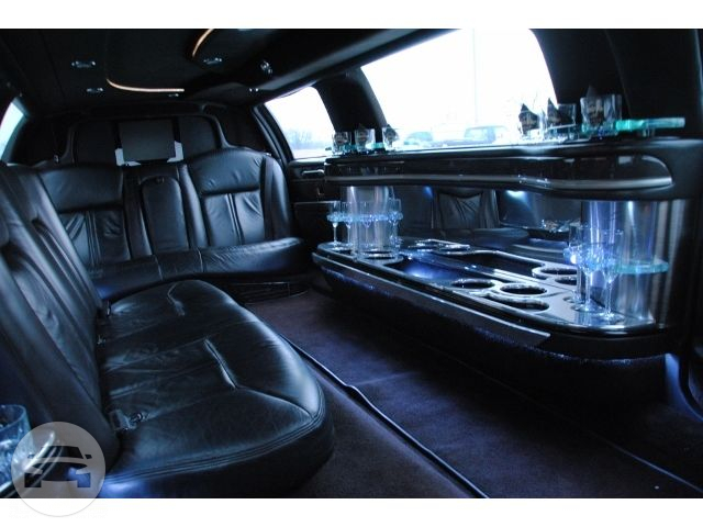 Lincoln Stretch 8-Passenger Limo (White)
Limo /
Fairfield, CA

 / Hourly $0.00
