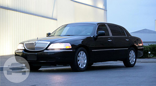 Black Lincoln Sedan
Sedan /
East Greenwich, RI 02818

 / Hourly $0.00
