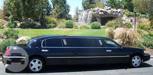 LINCOLN TOWN CAR STRETCH LIMO 6 PASSENGER
Limo /
New York, NY

 / Hourly $65.00
