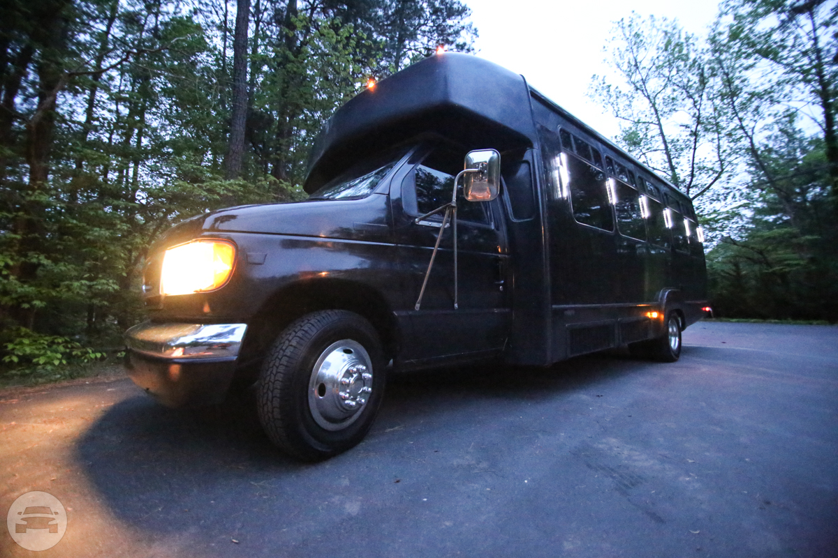 22 Passenger Limo / Party Bus
Party Limo Bus /
Rome, GA

 / Hourly $150.00

