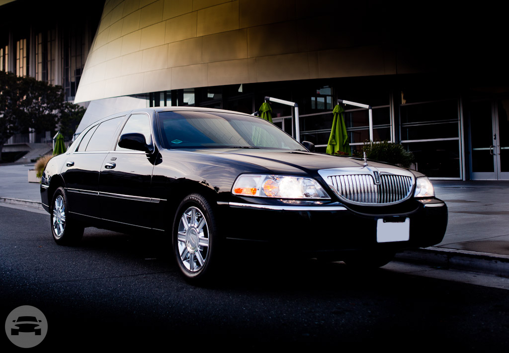 Lincoln Executive Sedan
Sedan /
Kansas City, MO

 / Hourly $0.00
