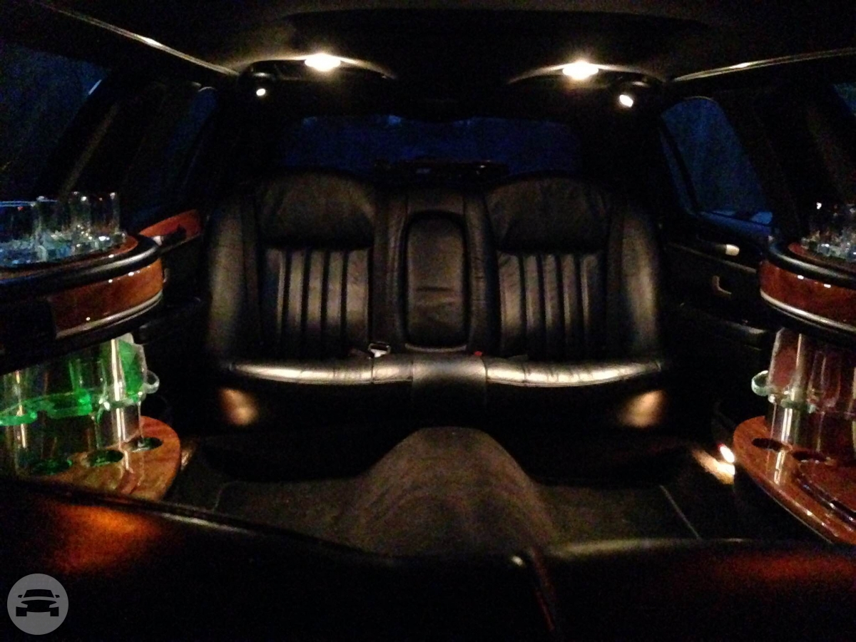 Lincoln Stretched Limousine
Limo /
Bellingham, WA

 / Hourly $0.00
