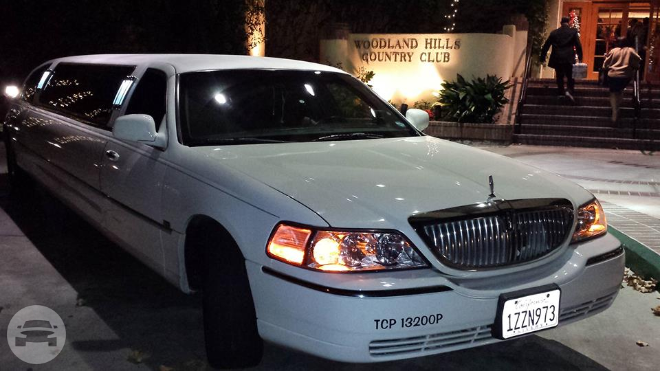 WHITE LINCOLN STRETCH LIMO
Limo /
Los Angeles, CA

 / Hourly $0.00
