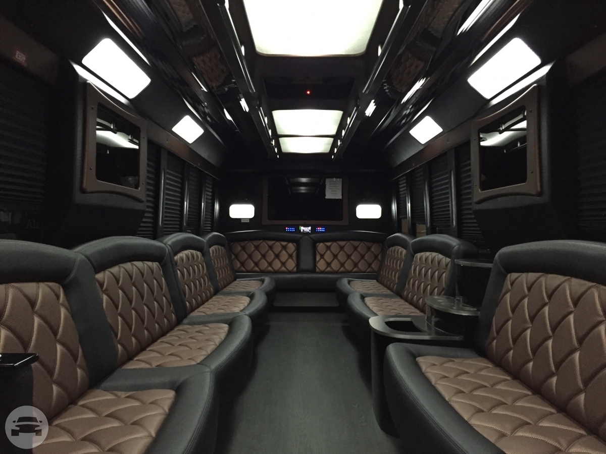 TIFFANY Ford F550 Luxury Party Bus
Party Limo Bus /
Bloomfield Hills, MI 48304

 / Hourly $0.00
