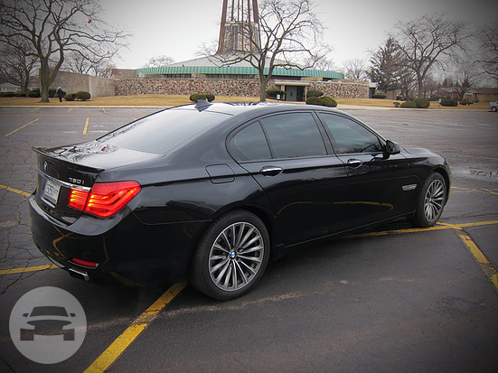 BMW 750
Sedan /
Chicago, IL

 / Hourly $0.00
