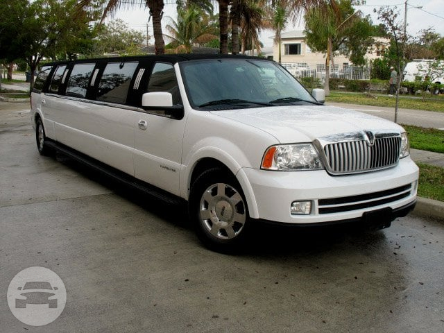 Lincoln Navigator Super Stretch Limo
Limo /
Amherst, MA

 / Hourly $0.00
