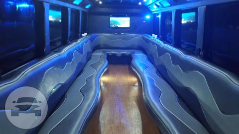 30 Pass Limousine Coach Land Yacht
Party Limo Bus /
Bellevue, WA

 / Hourly $0.00

