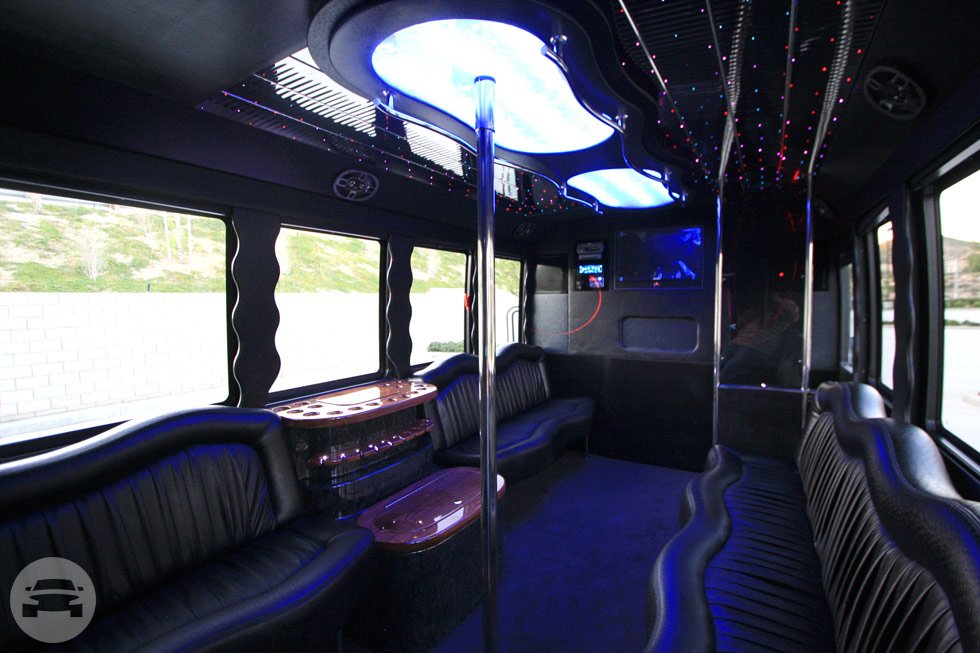 16 passenger Limo Bus
Coach Bus /
Los Angeles, CA

 / Hourly $99.00
