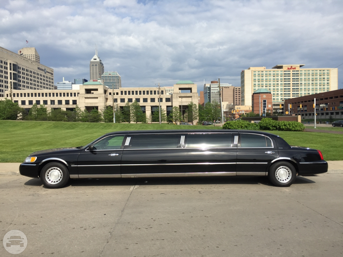 Black Lincoln Town Car Limousine
Limo /
Carmel, IN

 / Hourly $0.00
