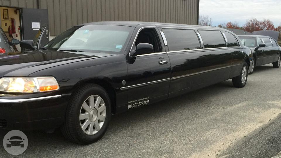 Black Super Stretch Limousine
Limo /
Plymouth, MA

 / Hourly (Other services) $95.00
