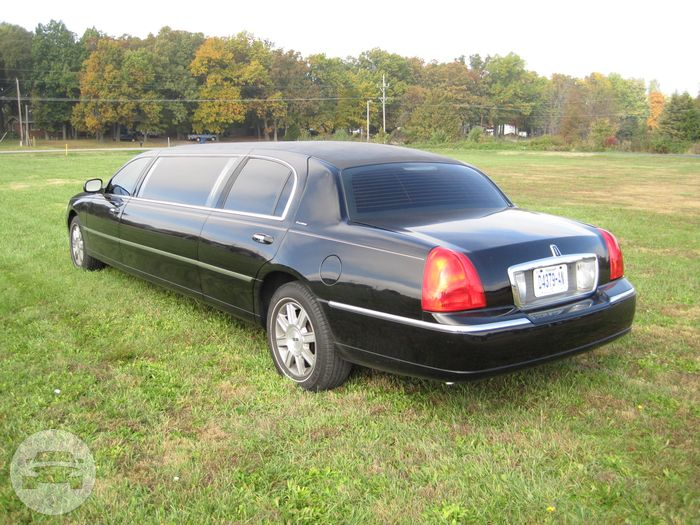 6 Passenger Lincoln Town Car Limousine
Limo /
Chicago, IL

 / Hourly $0.00
