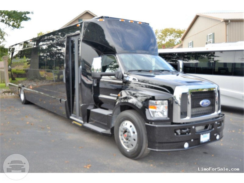 FORD F650 EXECUTIVE VIP SHUTTLE BUS (Up to 43 Passengers)
Coach Bus /
Seattle, WA

 / Hourly $0.00
