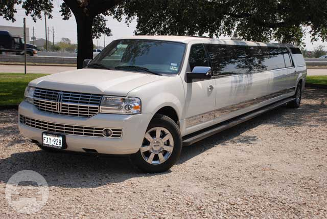 18 to 20 Passengers White Lincoln Navigator Limousine
Limo /
Fresno, TX

 / Hourly $0.00
