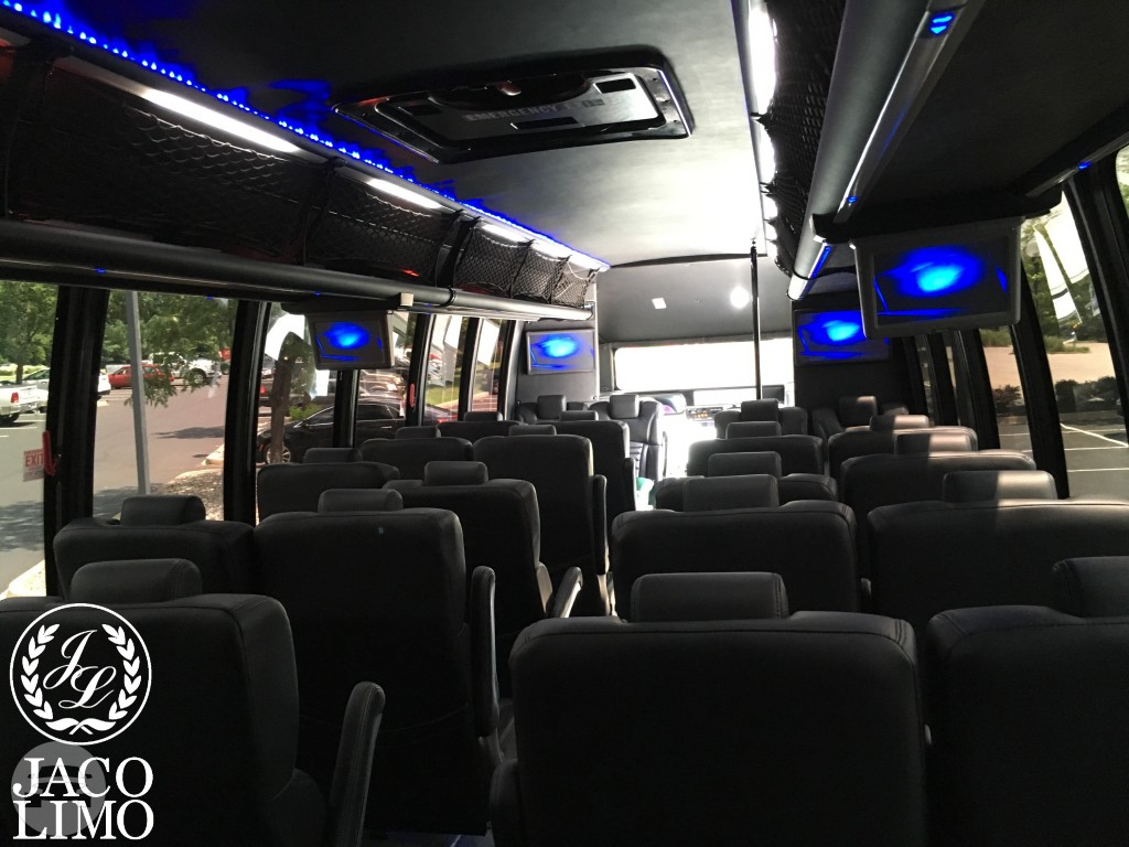 Executive Shuttle - 31 Passenger
Coach Bus /
Louisville, KY

 / Hourly $0.00

