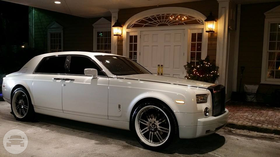 Rolls Royce Phantom
Sedan /
Jersey City, NJ

 / Hourly $0.00
 / Hourly (Other services) $275.00
