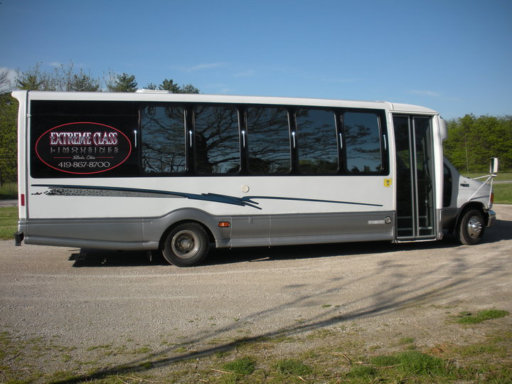 18 Passenger Limousine Party Bus.
Party Limo Bus /
Perrysburg, OH 43551

 / Hourly $0.00
