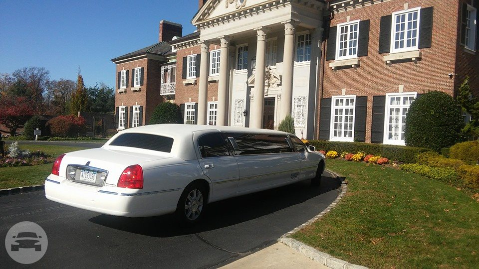 Lincoln Stretched Limousine
Limo /
Freeport, NY

 / Hourly $0.00

