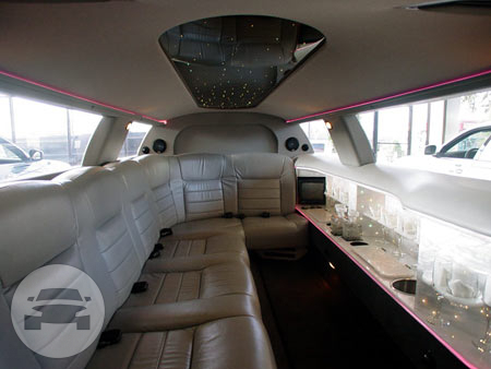 6-10 Passenger Lincoln Stretch Limousine -White
Limo /
New York, NY

 / Hourly $0.00
