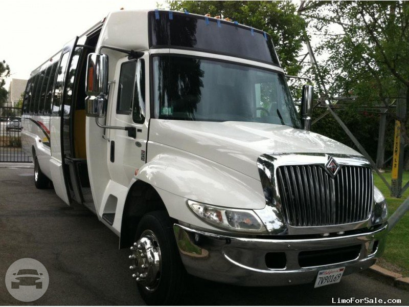 Motor Coach
Coach Bus /
Leawood, KS

 / Hourly $0.00
