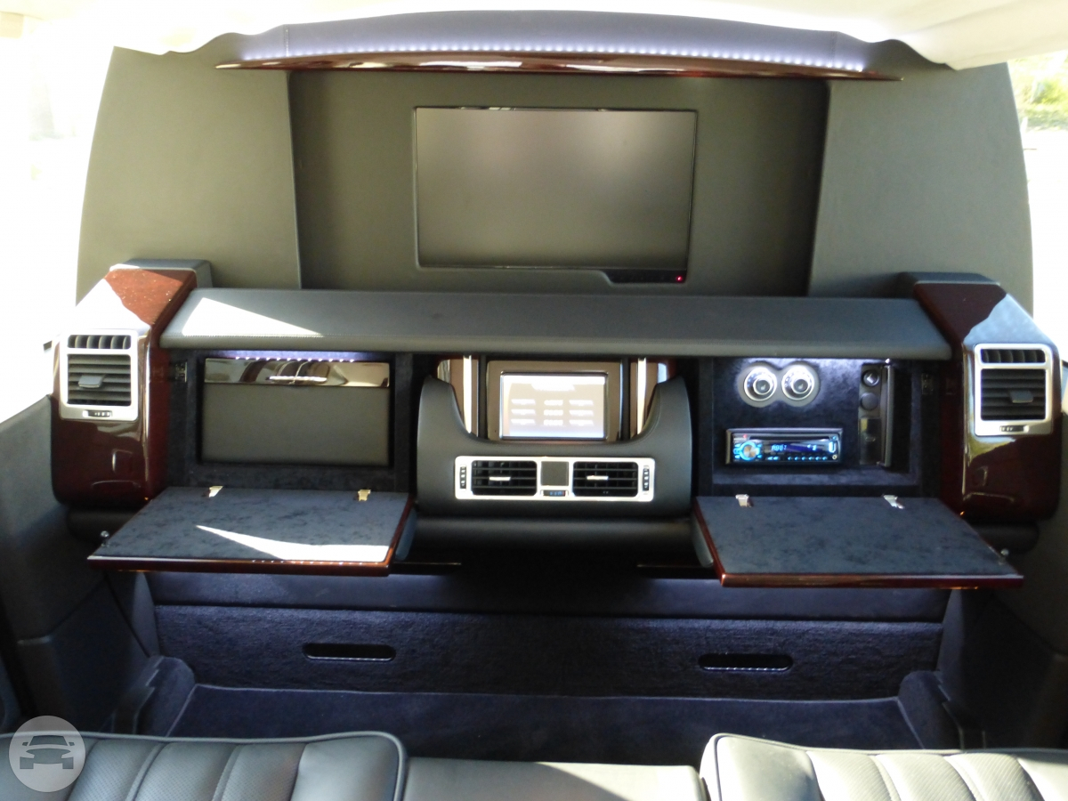 VIP Range Rover Limousine
SUV /
New York, NY

 / Hourly $0.00
