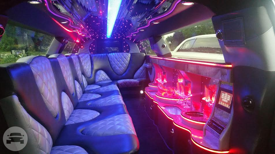 Chrysler 300 (Two Door) Limousine
Limo /
Chicago, IL

 / Hourly $0.00
