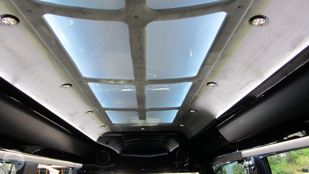 New Mercedes Luxury Sprinter 14 pass
Coach Bus /
New York, NY

 / Hourly $0.00
