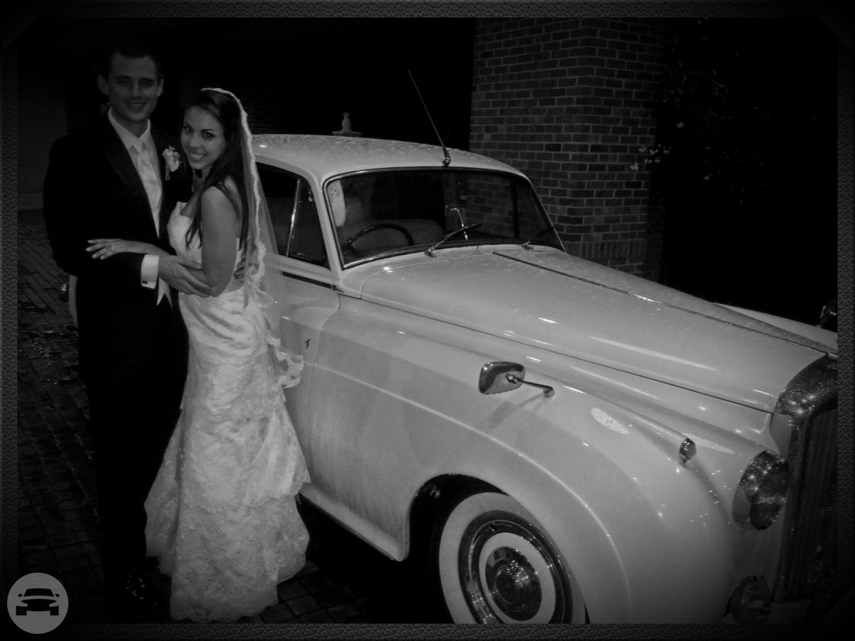 Vintage Luxury
Sedan /
Charleston, SC

 / Hourly $0.00
