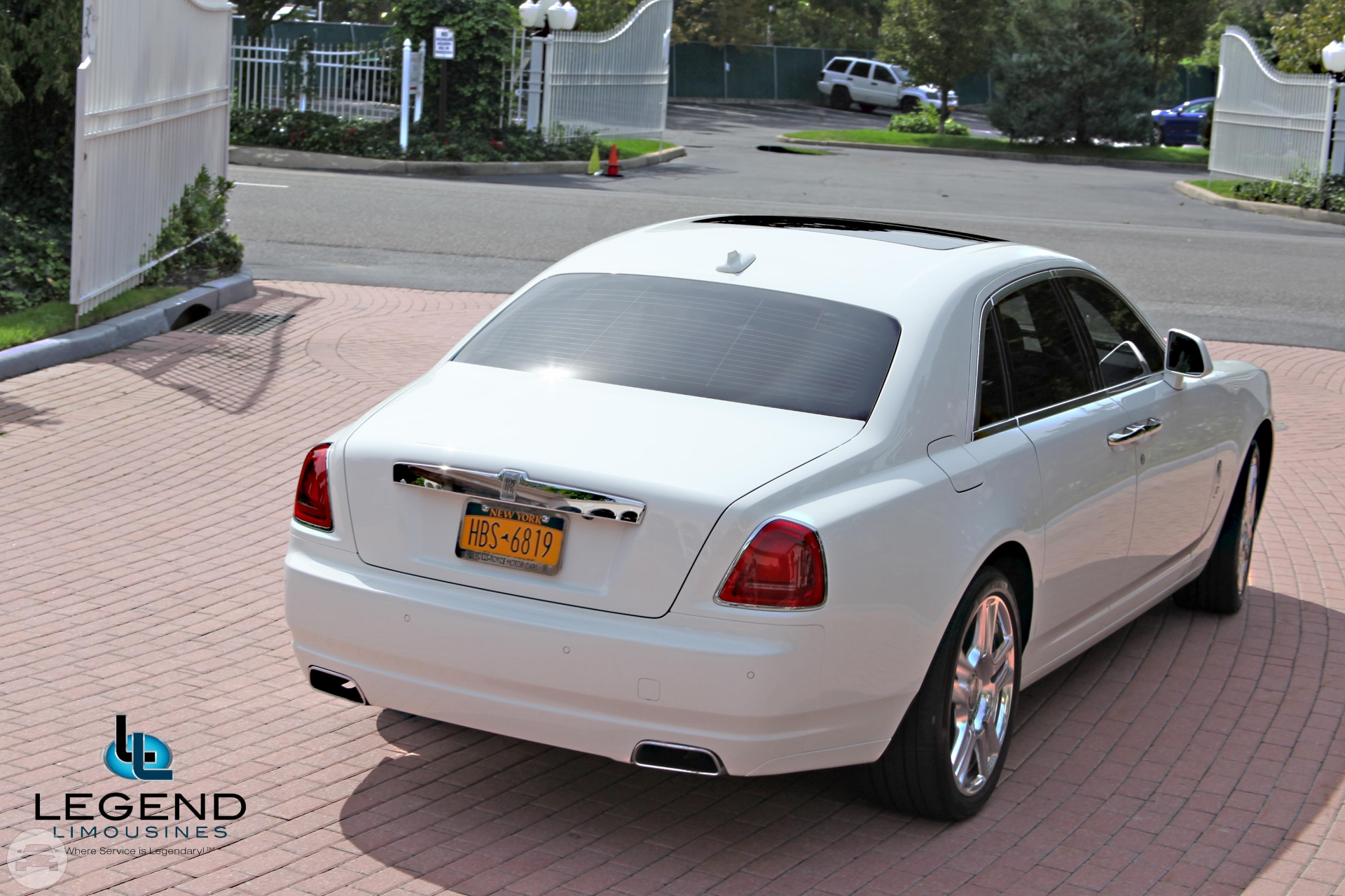 Rolls Royce Ghost
Sedan /
New York, NY

 / Hourly $0.00
