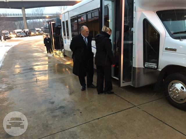 14 Passenger Shuttle Bus
Coach Bus /
Akron, OH

 / Hourly $0.00
