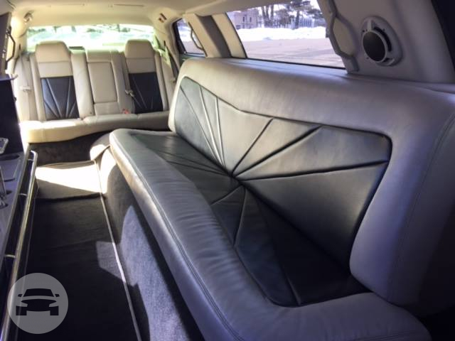Chrysler 300S
Limo /
Springfield Township, NJ

 / Hourly $0.00
