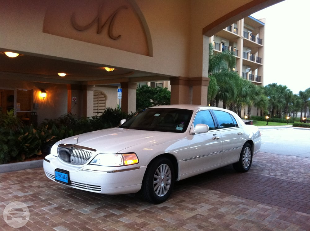 White Lincoln Town Car Sedan
Sedan /
Orlando, FL

 / Hourly $0.00
