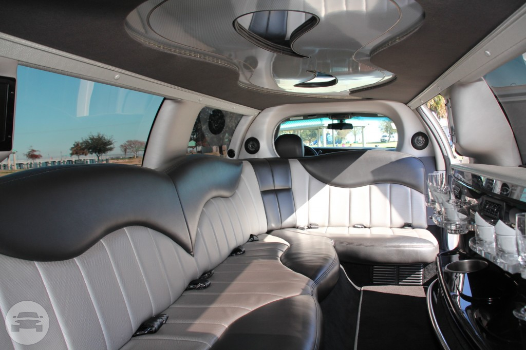 The Royal 5th Door Limousine
Limo /
Metairie, LA

 / Hourly $0.00
