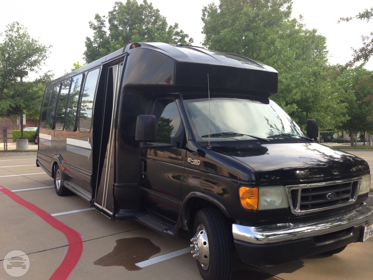 The Black Limo Bus 25 Passenger
Coach Bus /
Dallas, TX

 / Hourly $0.00

