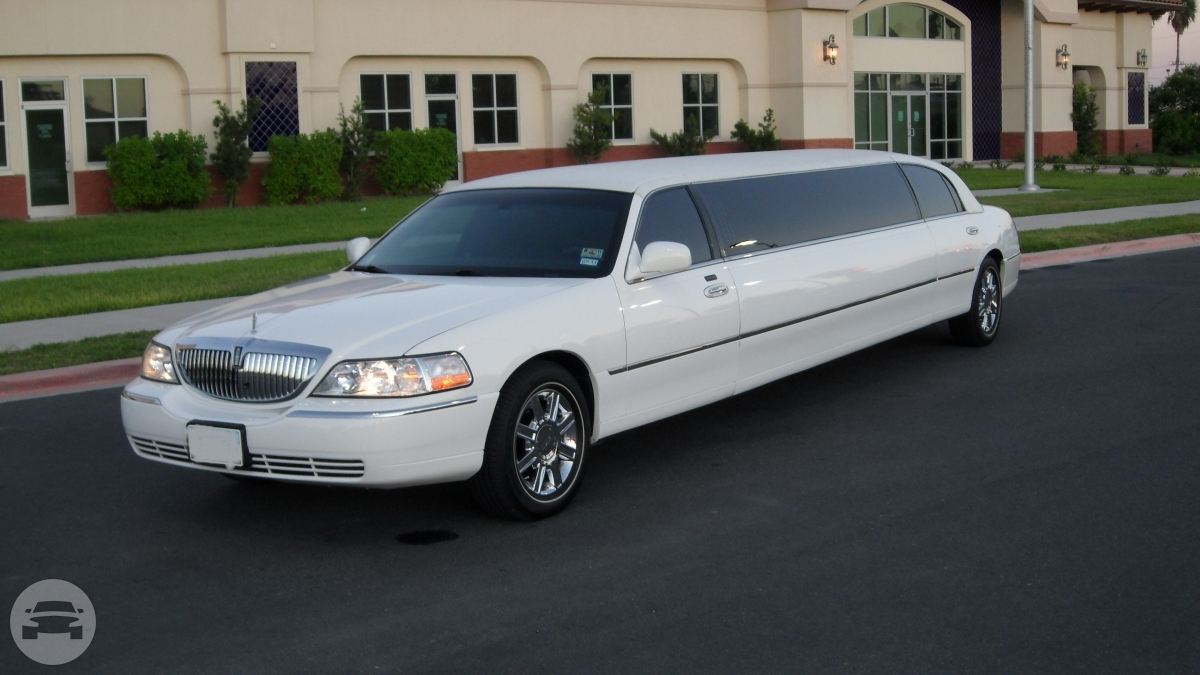 8 - 10 Passenger White ﻿Lincoln Stretch Limousine
Limo /
Dallas, TX

 / Hourly $95.00
