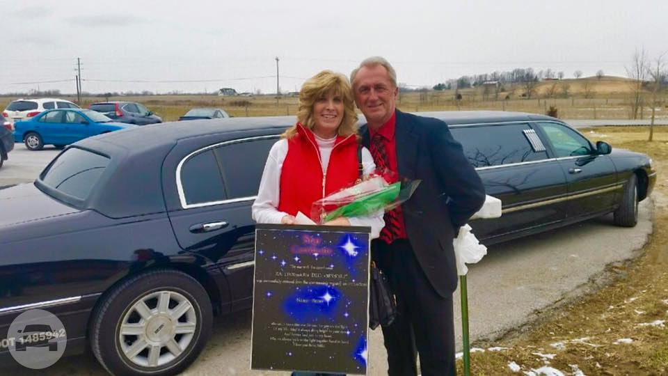8 Passenger Executive Lincoln Town Car Stretch
Limo /
Lexington, KY

 / Hourly $0.00
