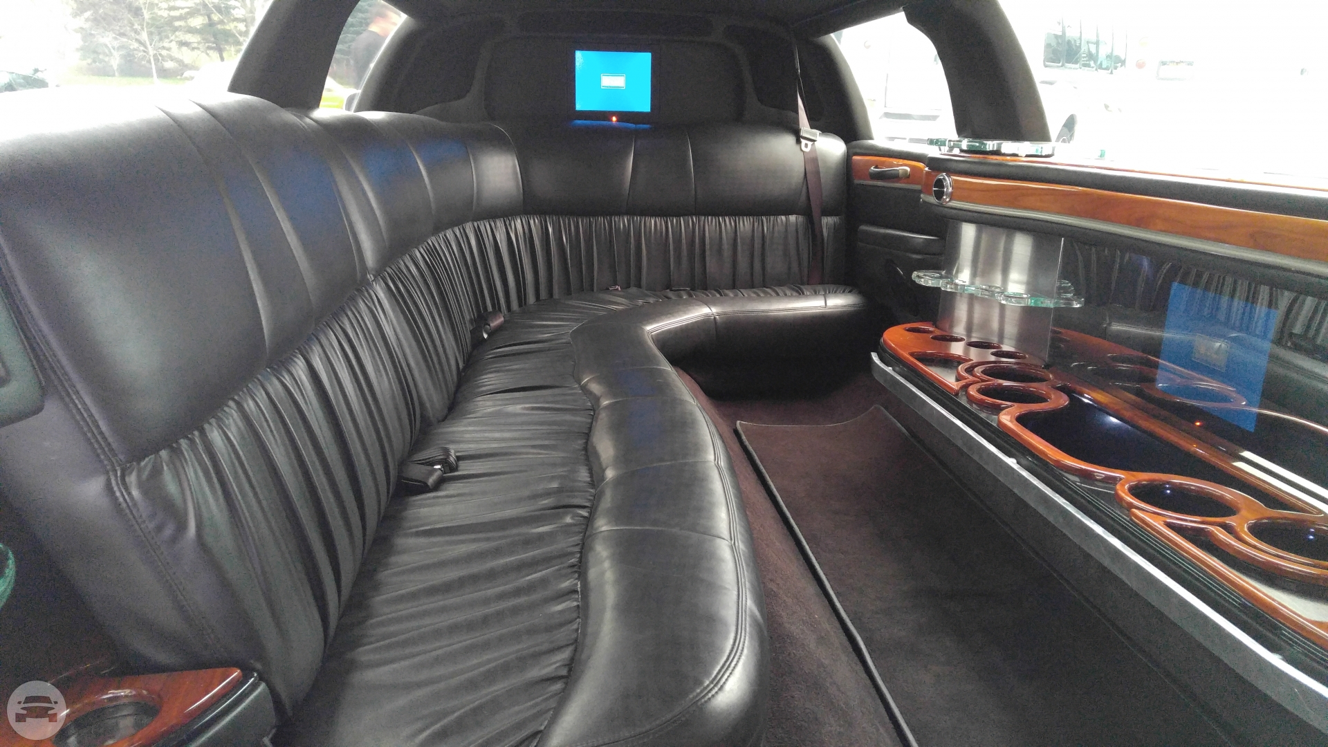 10 PASSENGER STRETCH LINCOLN- 302
Limo /
Depew, NY

 / Hourly $0.00
