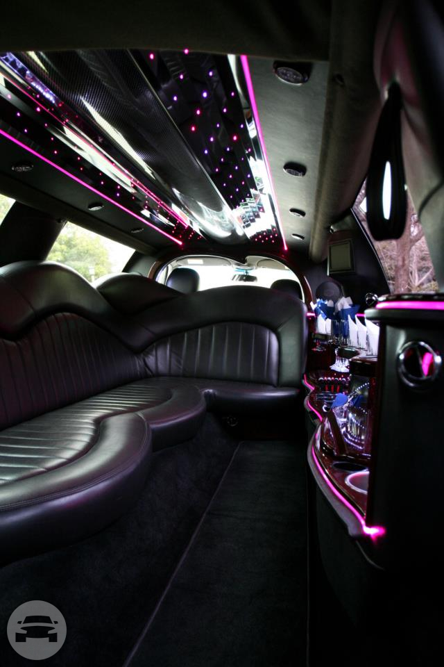 Lincoln Town Stretch limousine
Limo /
Glen Allen, VA

 / Hourly $0.00
