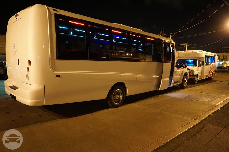 15 Passenger Party Bus
Party Limo Bus /
Honolulu, HI

 / Hourly $0.00
