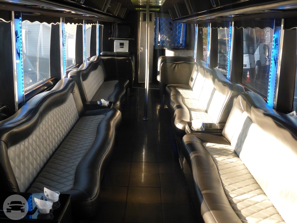 Prevost Luxury lounge coach 45 passenger
Party Limo Bus /
New York, NY

 / Hourly $0.00
