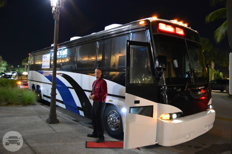 Extreme Limo Bus
Party Limo Bus /
Alva, FL 33920

 / Hourly $0.00
